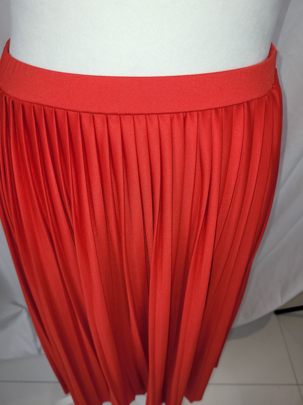 Twik ( Simons) Red Pleated Maxi Midi Skirt - Size Small (NWOT) - Picture 6 of 13